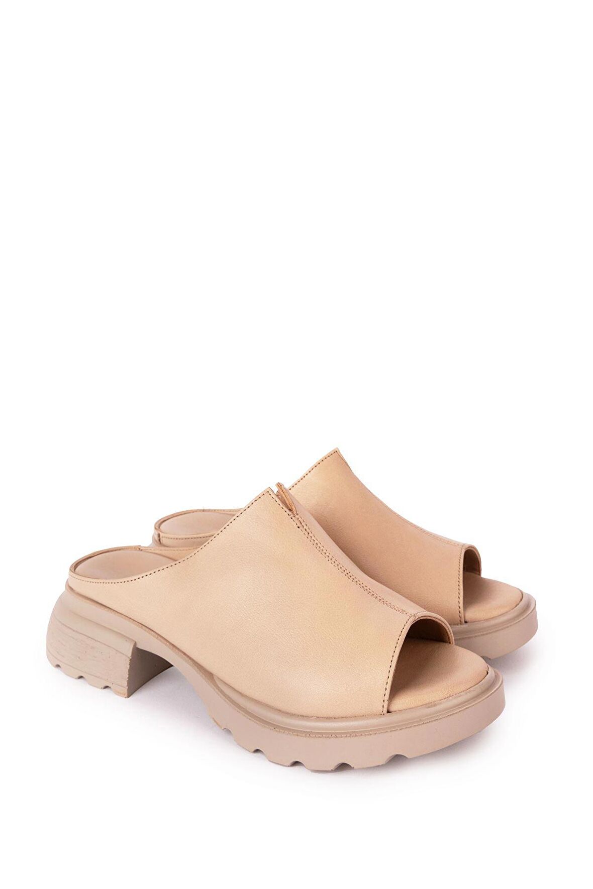 Gondol Kadın Hakiki Deri Şık Orta Topuklu Terlik  elnr.1064