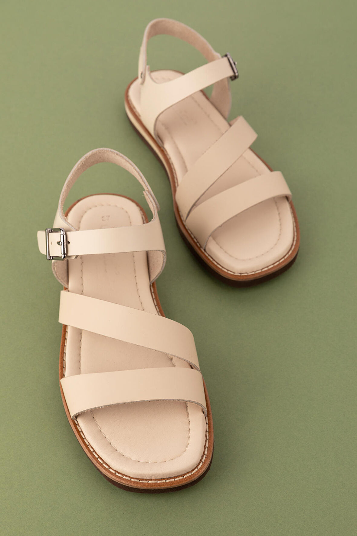 Gondol Kadın Hakiki Deri Renkli Kombin Vaketa Sandalet ayh.410