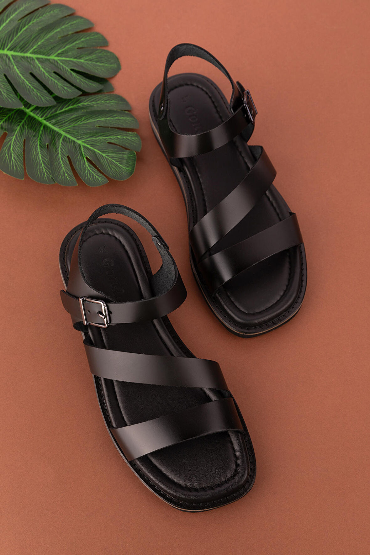 Gondol Kadın Hakiki Deri Renkli Kombin Vaketa Sandalet ayh.410