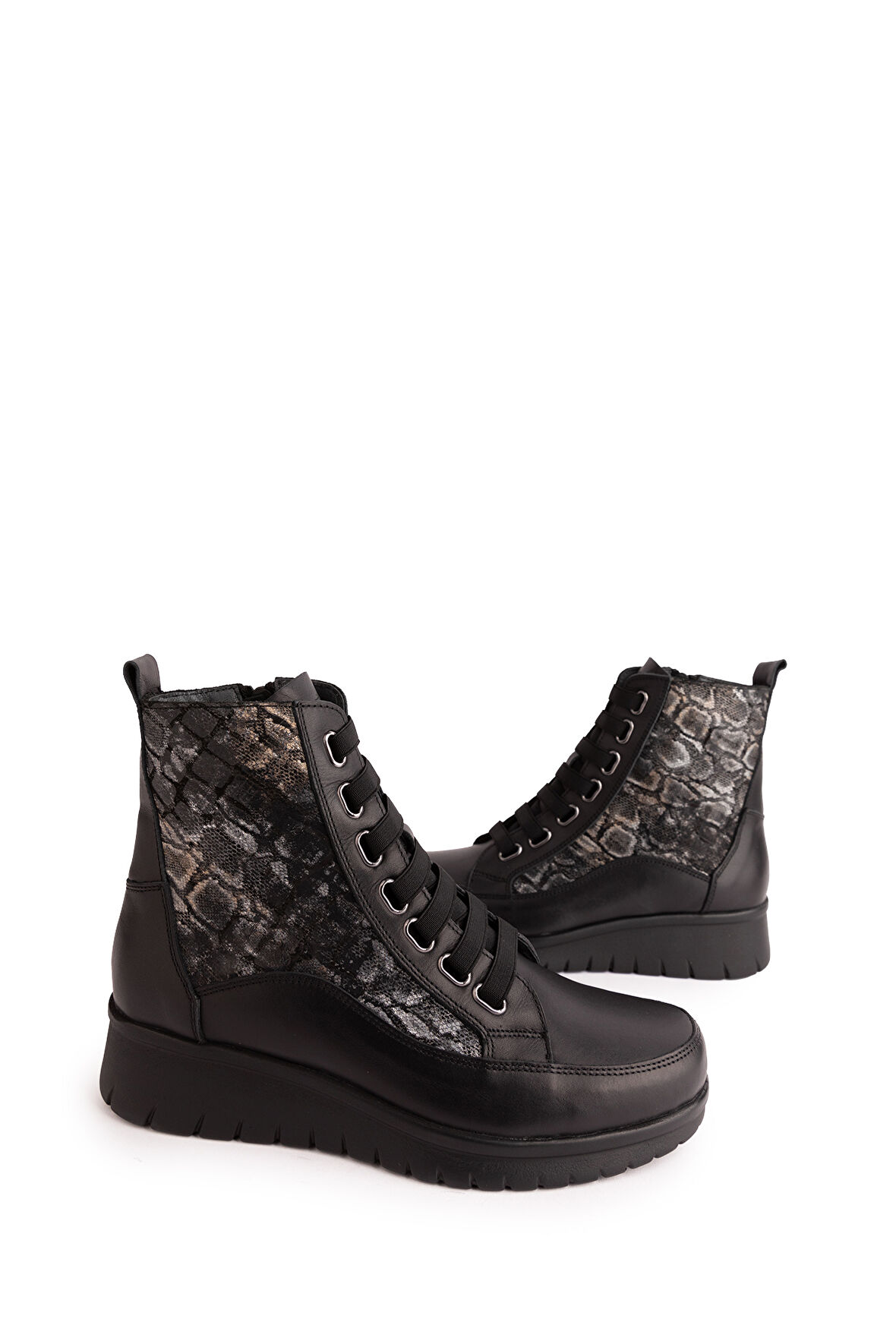 Gondol Kadın Hakiki Deri Yılan Detaylı Lastik Bağcıklı Bot elnr.5911
