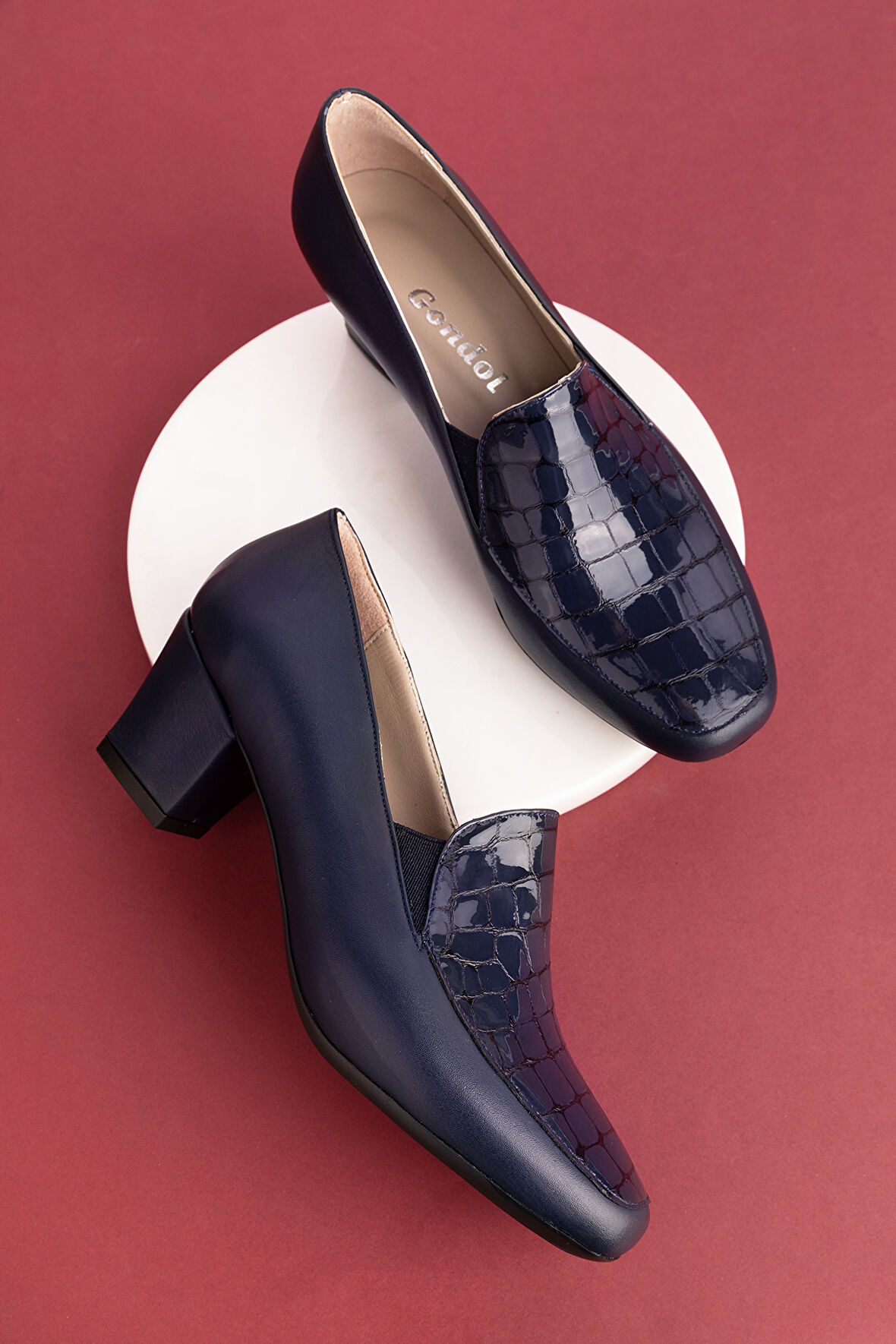 Gondol Hakiki Deri Kısa Topuklu Ayakkabı vdt.61