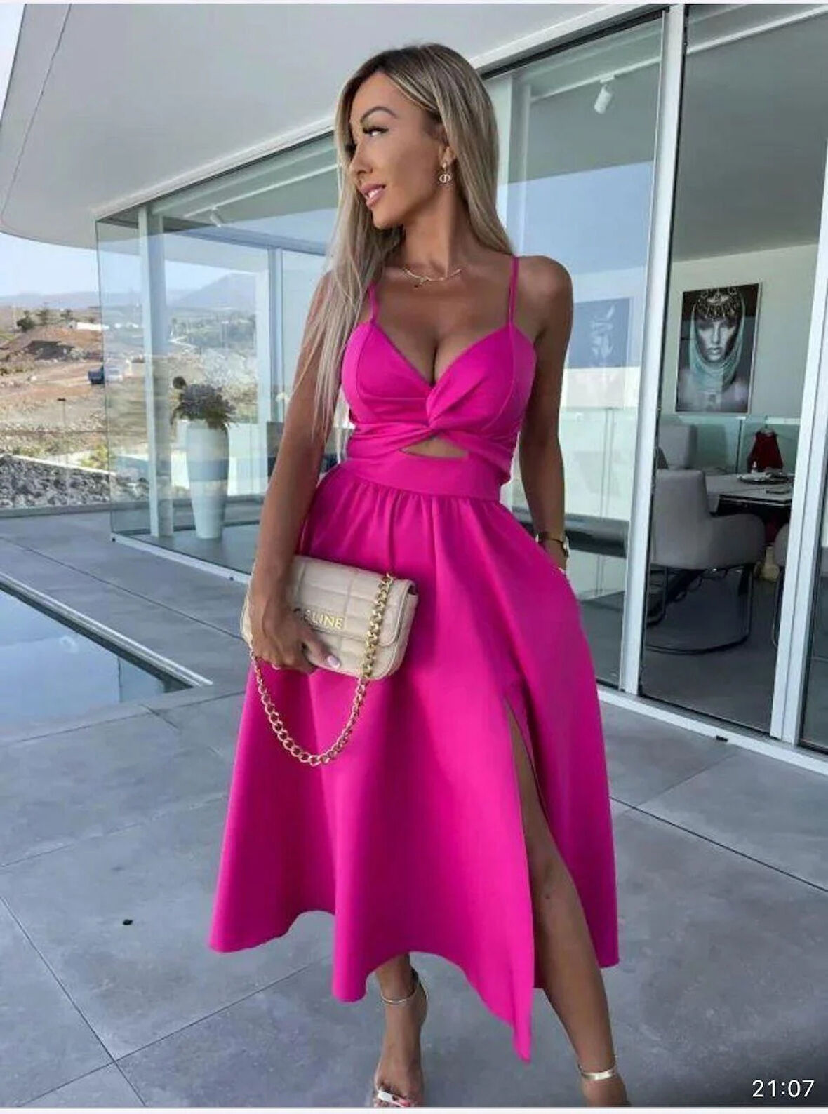 Özel Tasarım Krep Kumaş Askılı Elbise 