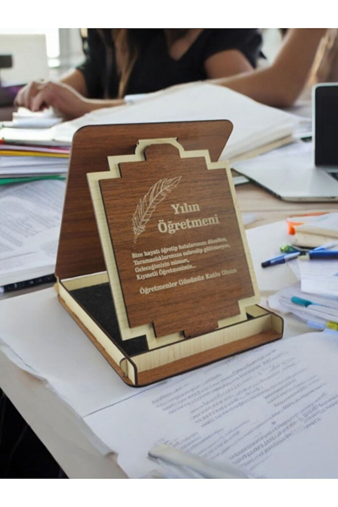 Öğretmene Özel Ahşap Kutusunda Lazer Baskılı Ahşap Plaket