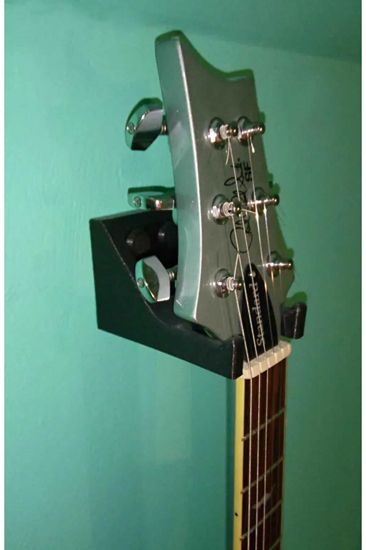 Gitar Duvar Aparatı – Pratik ve Dayanıklı Montaj Çözümü