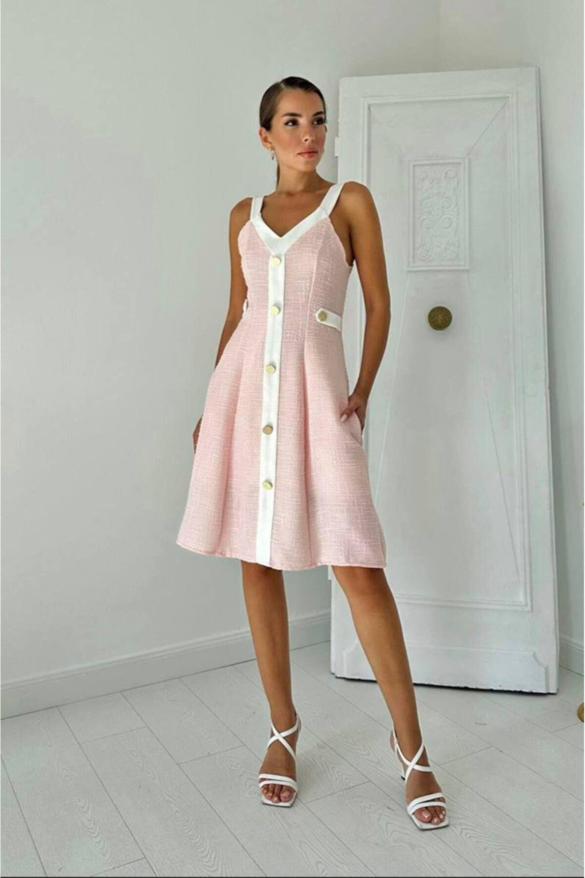 Süs cepli askılı elbise