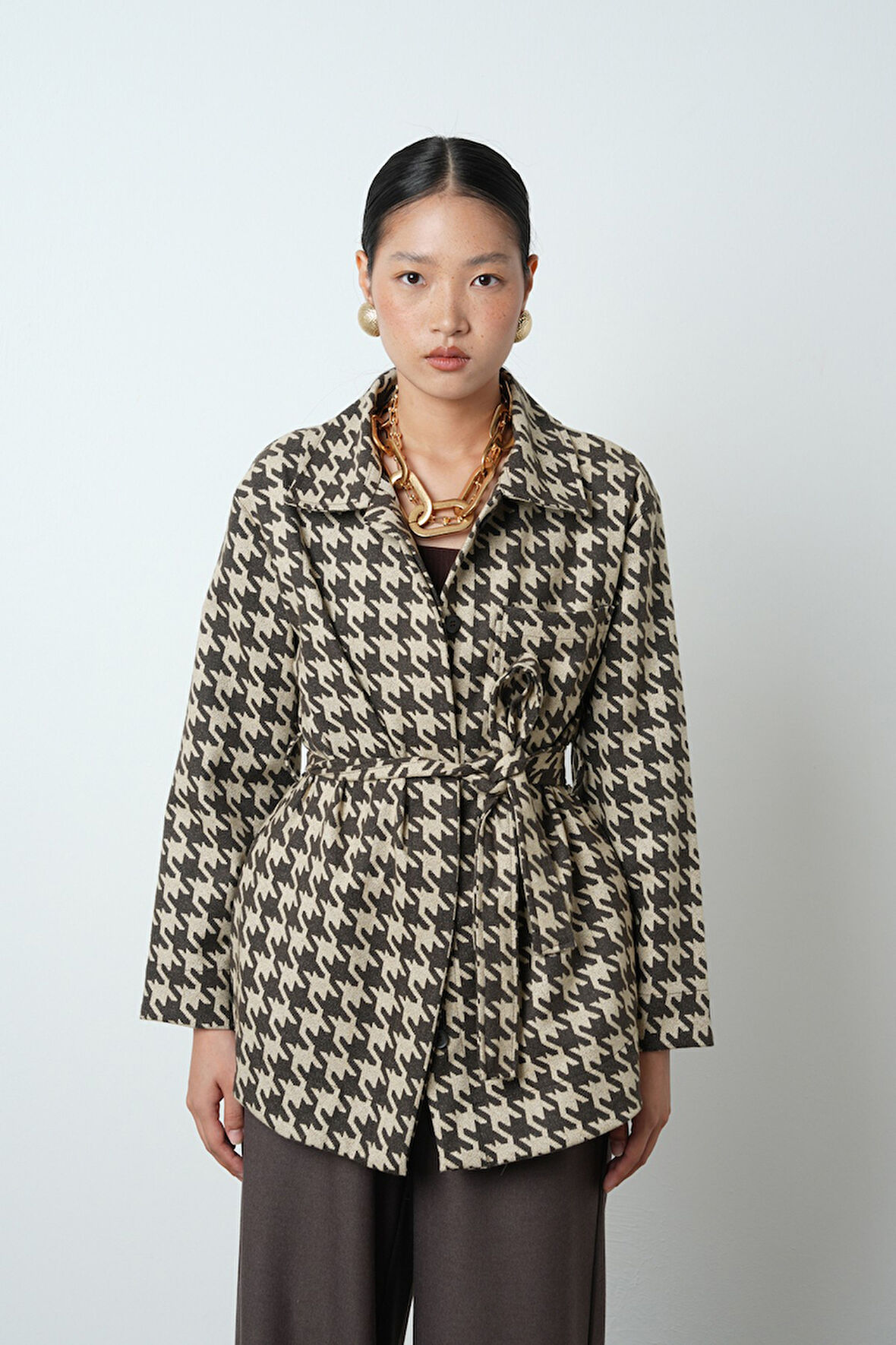 KADIN KAZAYAĞI DESENLİ CEPLİ ASTARSIZ KAHVERENGİ CEKET-GÖMLEK