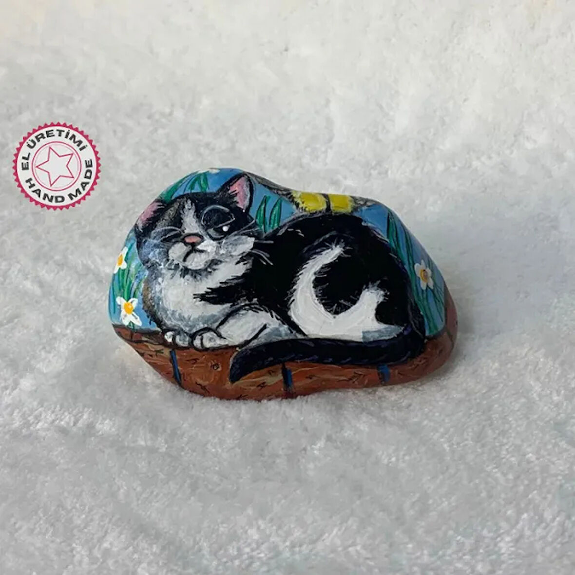 Uretti - Belkıs 8188 - El Yapımı Doğal Taş Sevimli Kedi ve Kuş Figürlü Dekoratif Obje - 10 x 7 cm