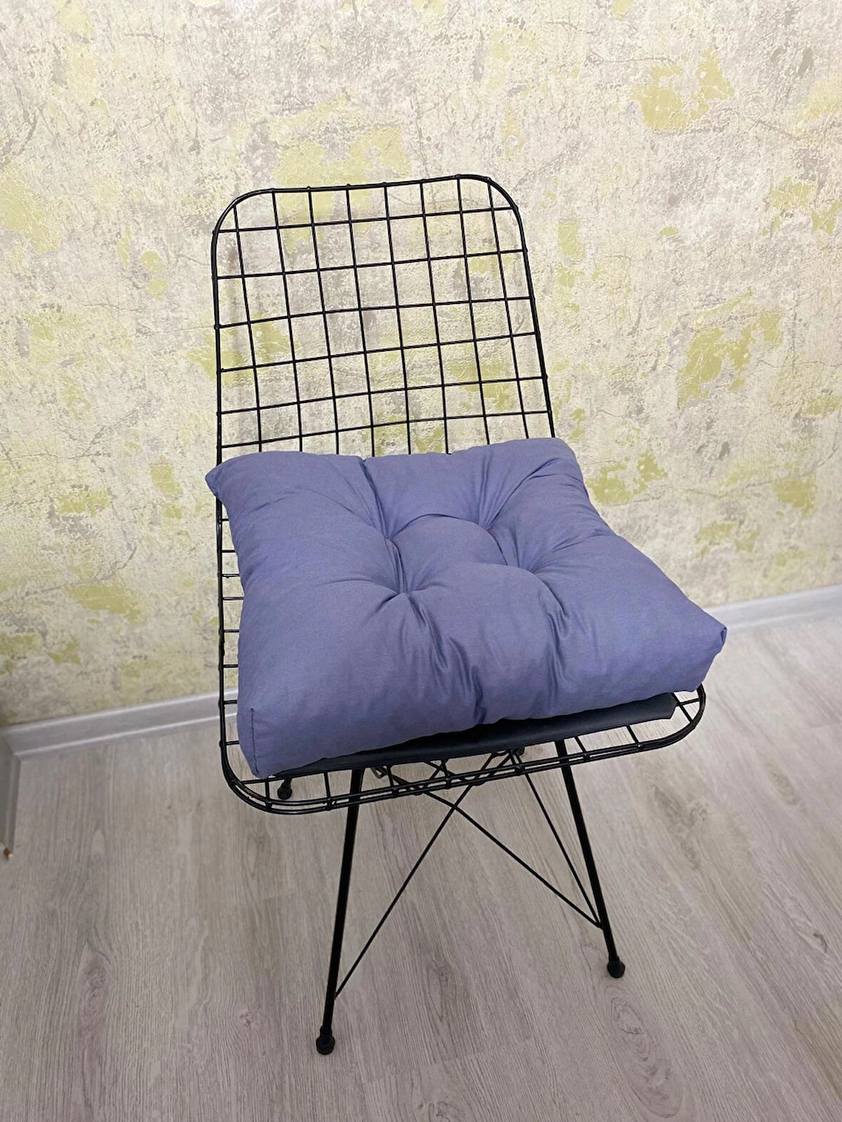Gold Anttasit Renk Sandalye Minderi Düğme Dikişi Detaylı 40x40cm Bağcıklı