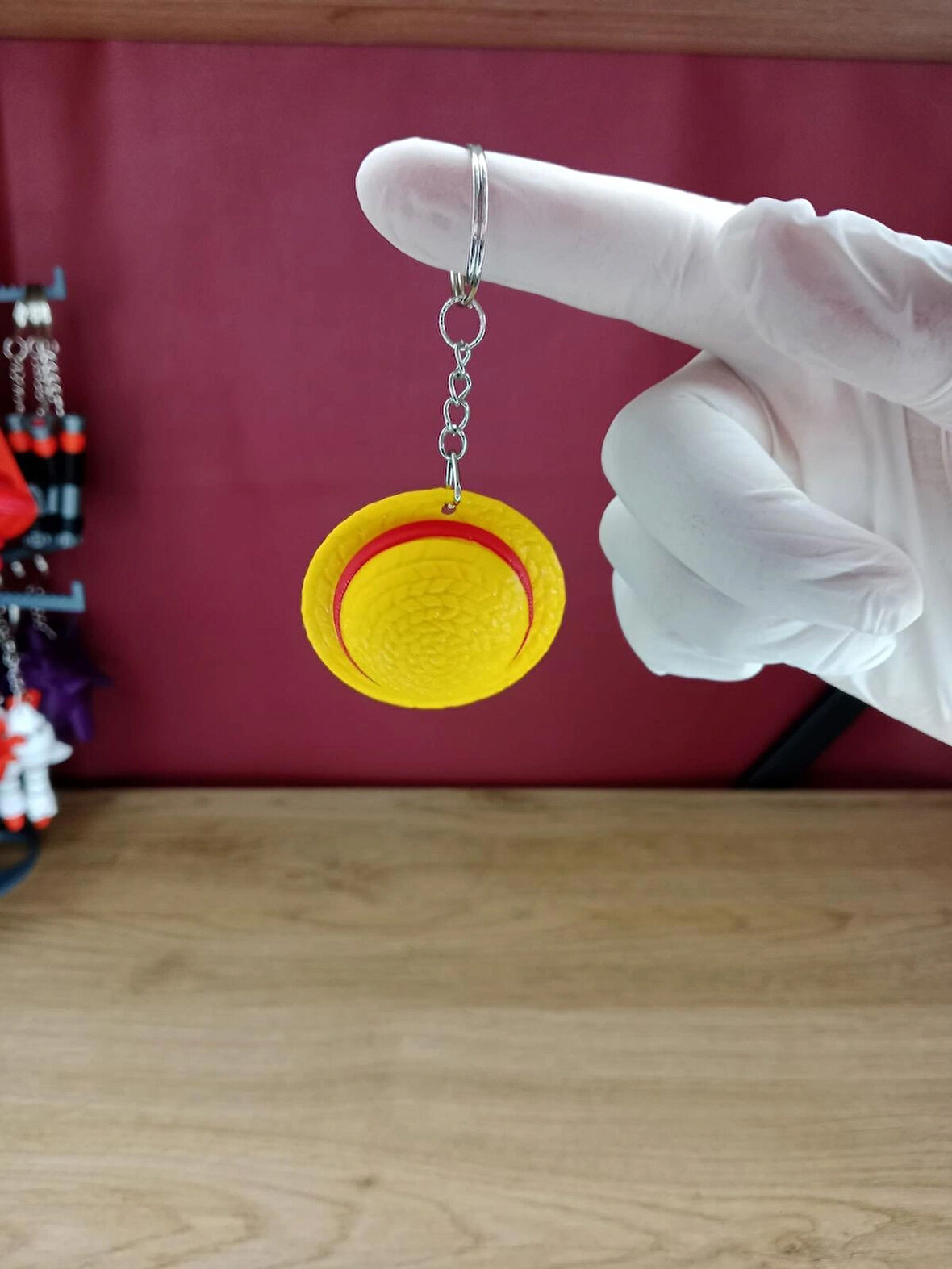 3D Üretim Fluffy Şapkası Anahtarlık – Çoklu Model Seçeneği ile Hediyelik Ürün