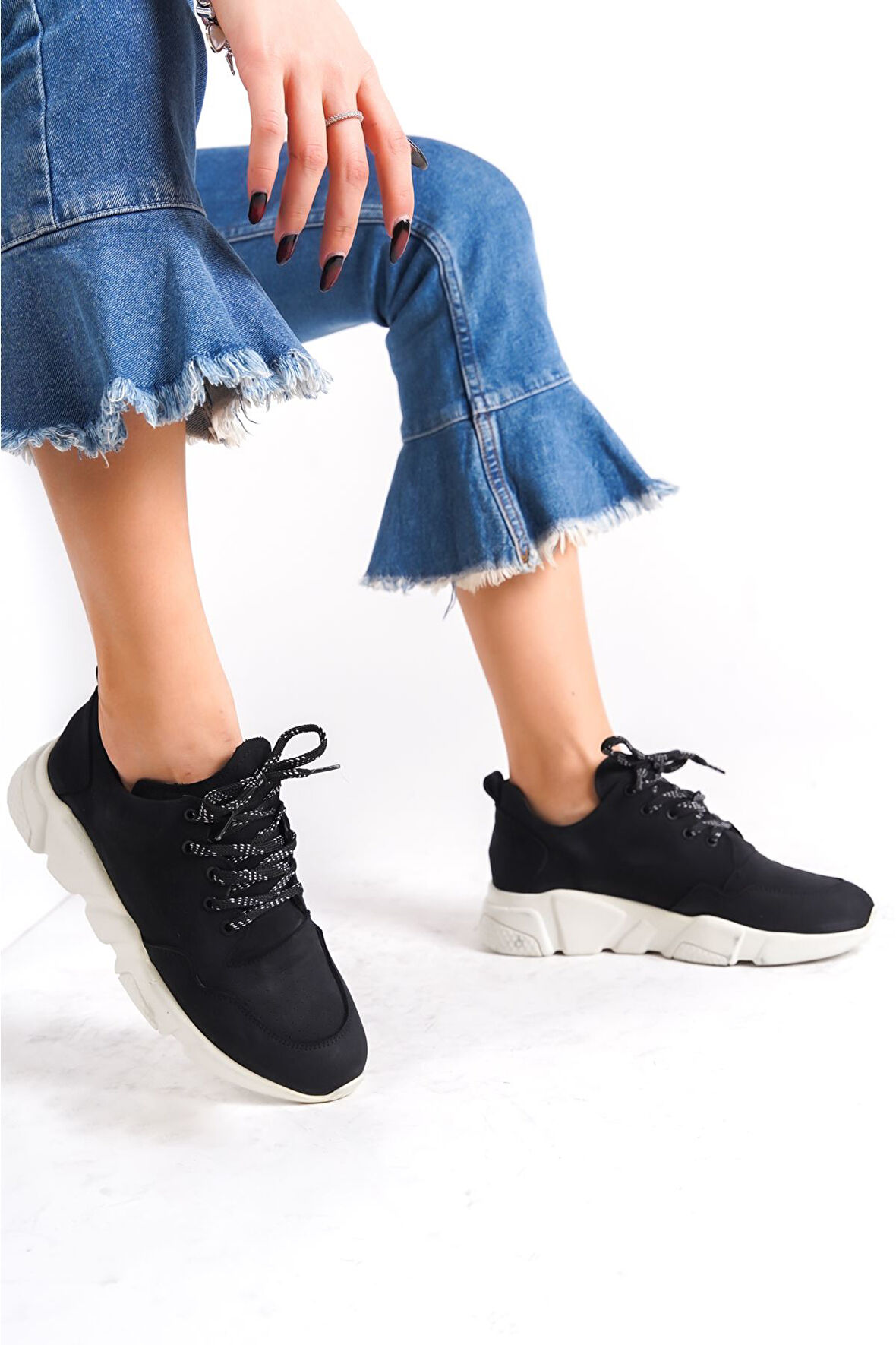 Siyah Unisex  Bağcıklı Yüksek Tabanlı Kadın Spor Ayakkabı