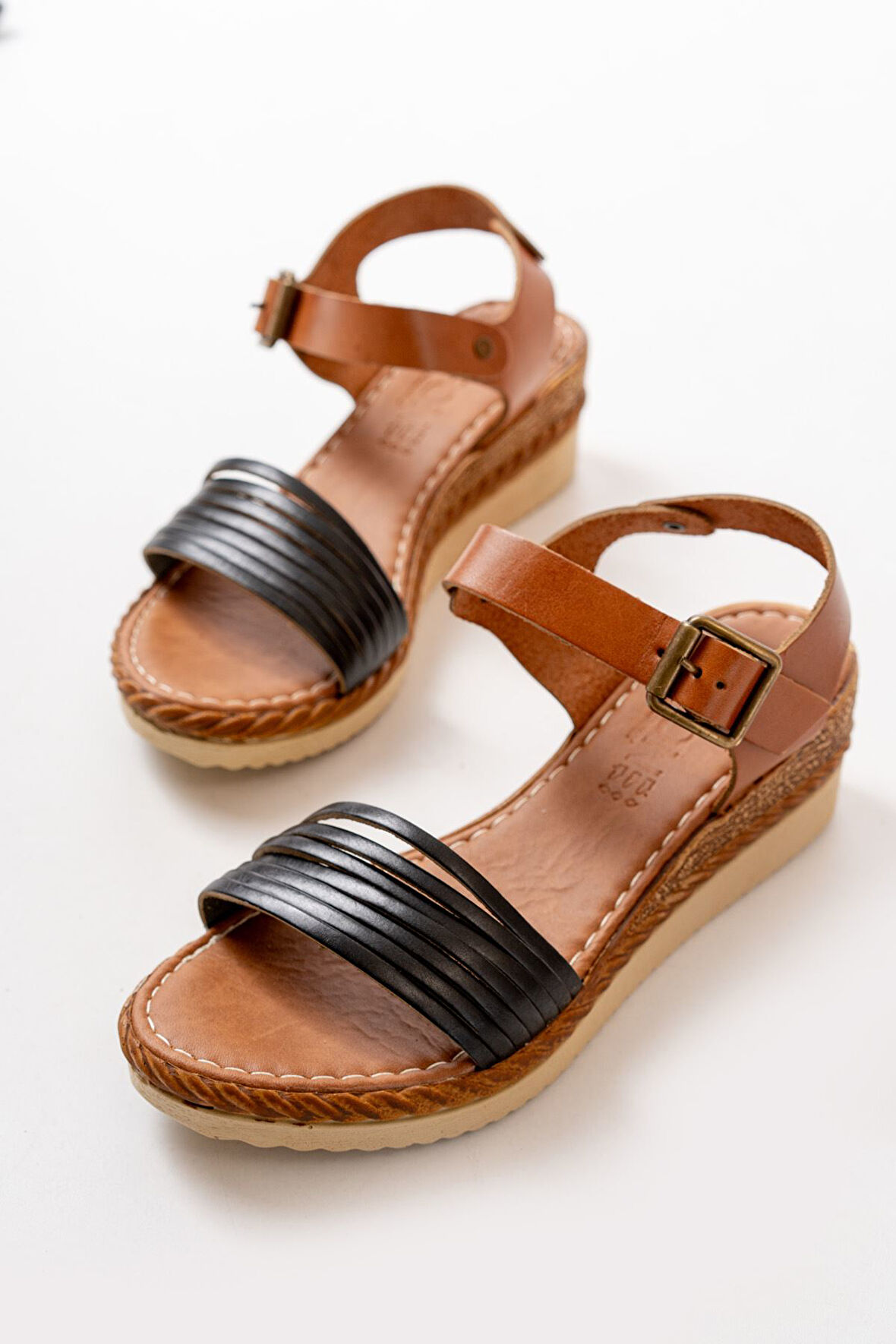  Siyah Ortopedik Hakiki Deri Dolgu Kadın Sandalet