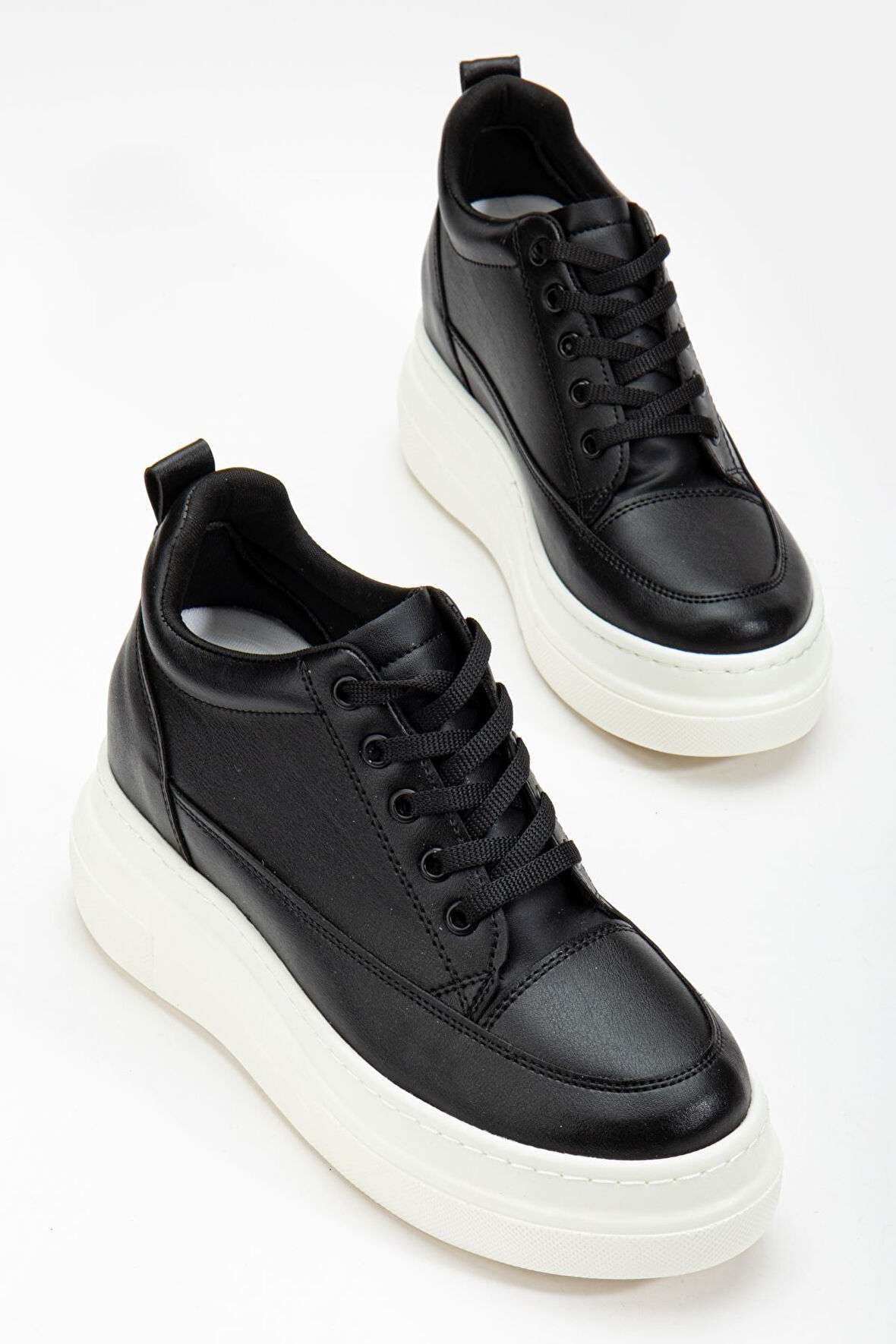Nesvina Kadın Gizli Topuk Siyah - Beyaz Sneaker