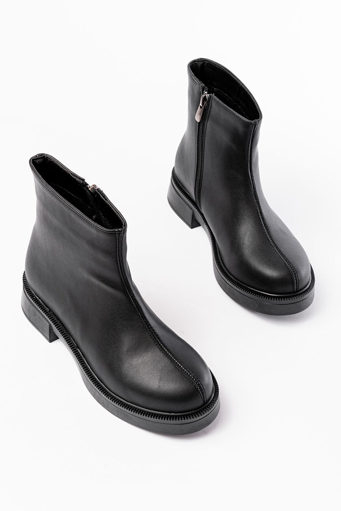 Siyah Fermuarlı Günlük Kadın Bot