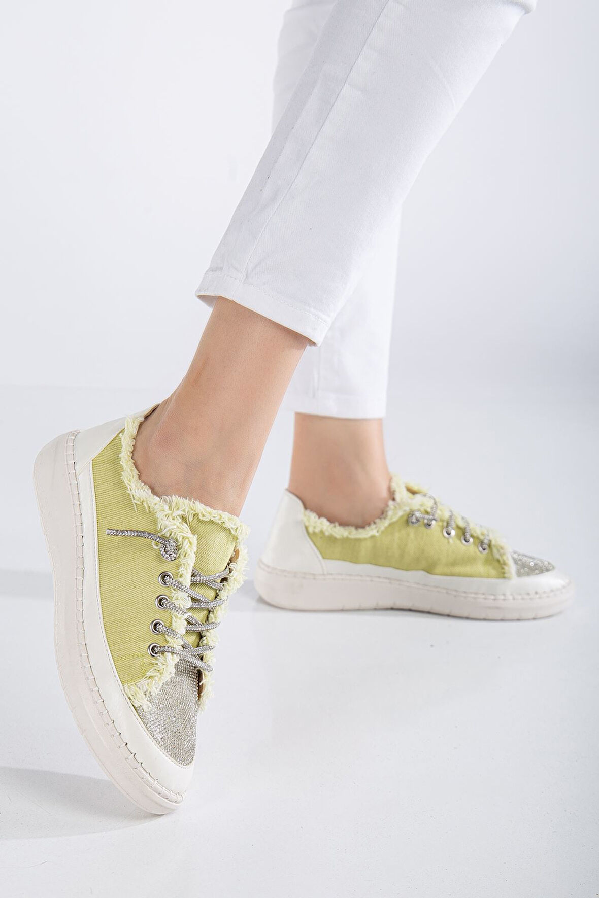 Neva Taşlı Düz Taban Kadın Sarı Kot Sneakers