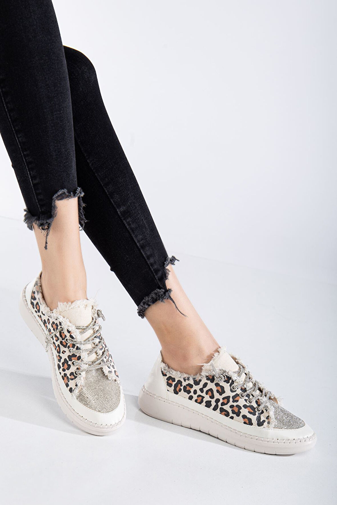 Neva Taşlı Düz Taban Kadın Leopar Kot Sneakers