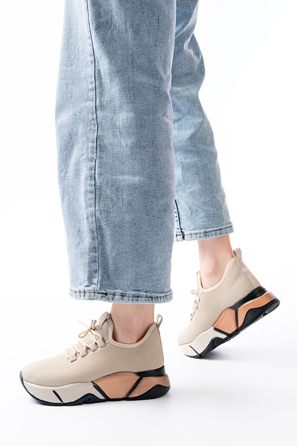 Bej Bağcıklı Fileli Renkli Taban Günlük Kadın Spor