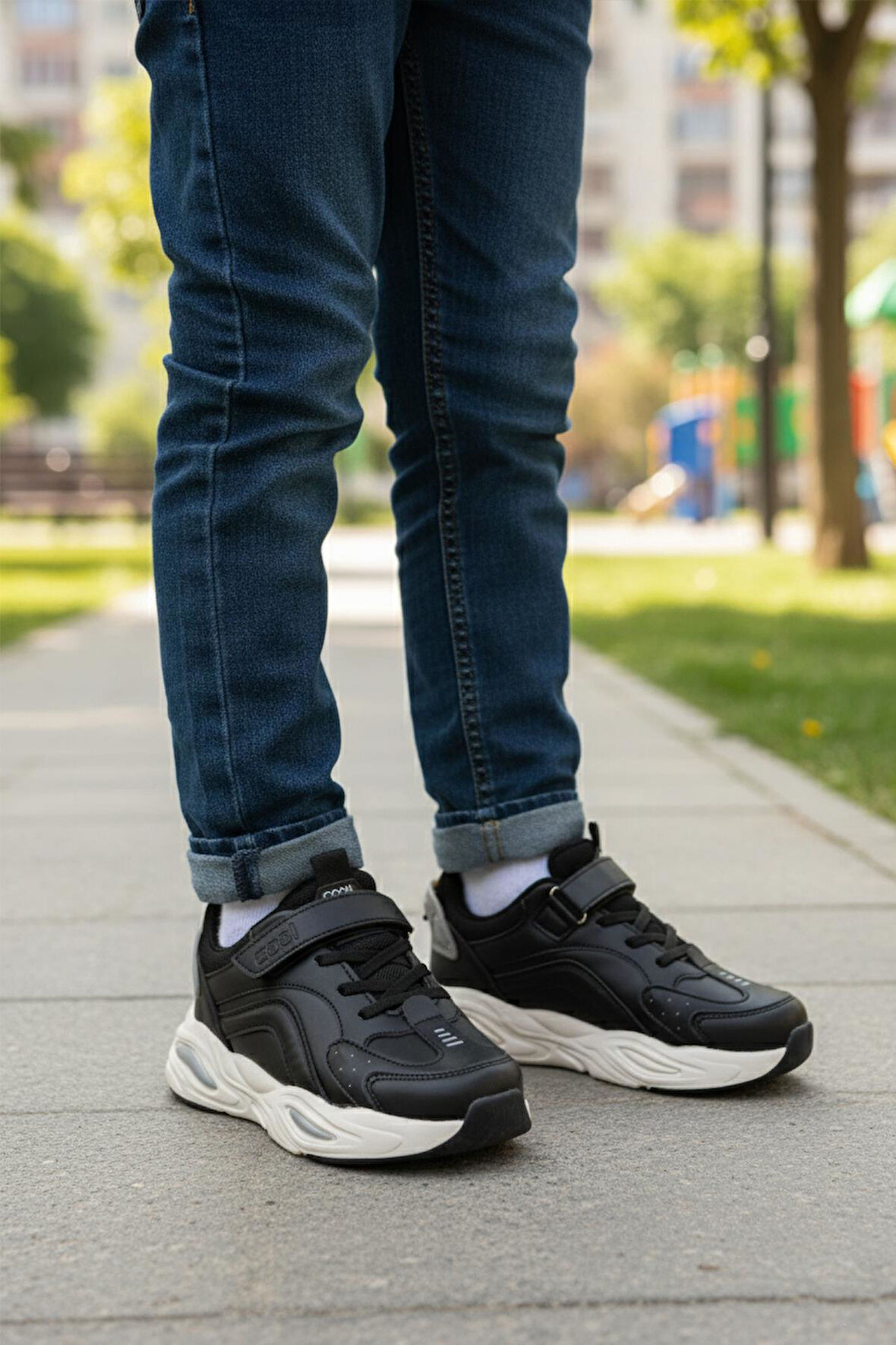 Siyah-Beyaz Mevsimlik Çocuk Spor Ayakkabı Cool Toti F