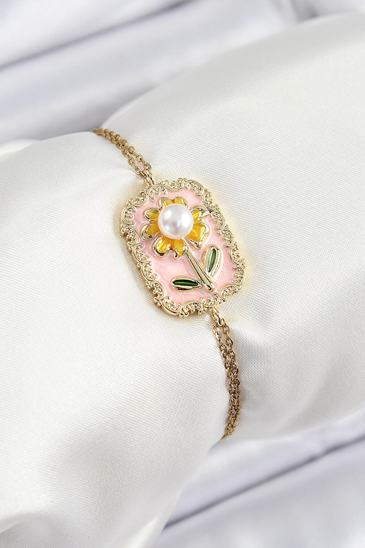 HEYF 316L Çelik Zincir Pembe Mineli Sanatsal Portre İnci Detaylı Papatya Model Gold Renk Kadın Bileklik