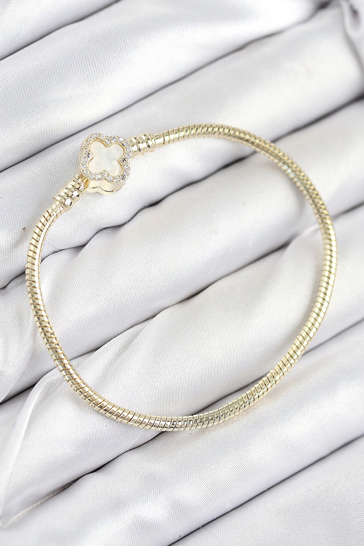 HEYF Pirinç Charm Zirkon Taşlı Yonca Model Gold Renk Kadın Bileklik