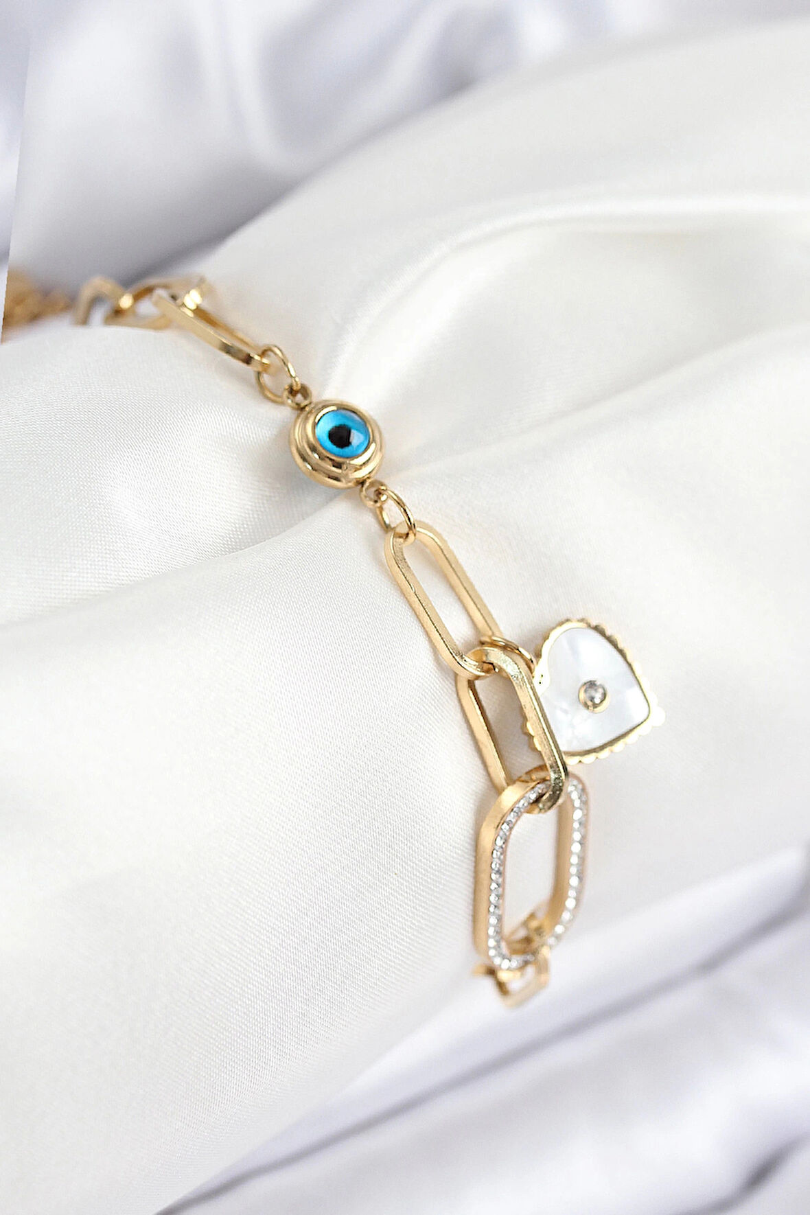 HEYF 316L Çelik Nazar Boncuğu Ve Zirkon Taşlı Kalp Model Gold Renk Kadın Bileklik