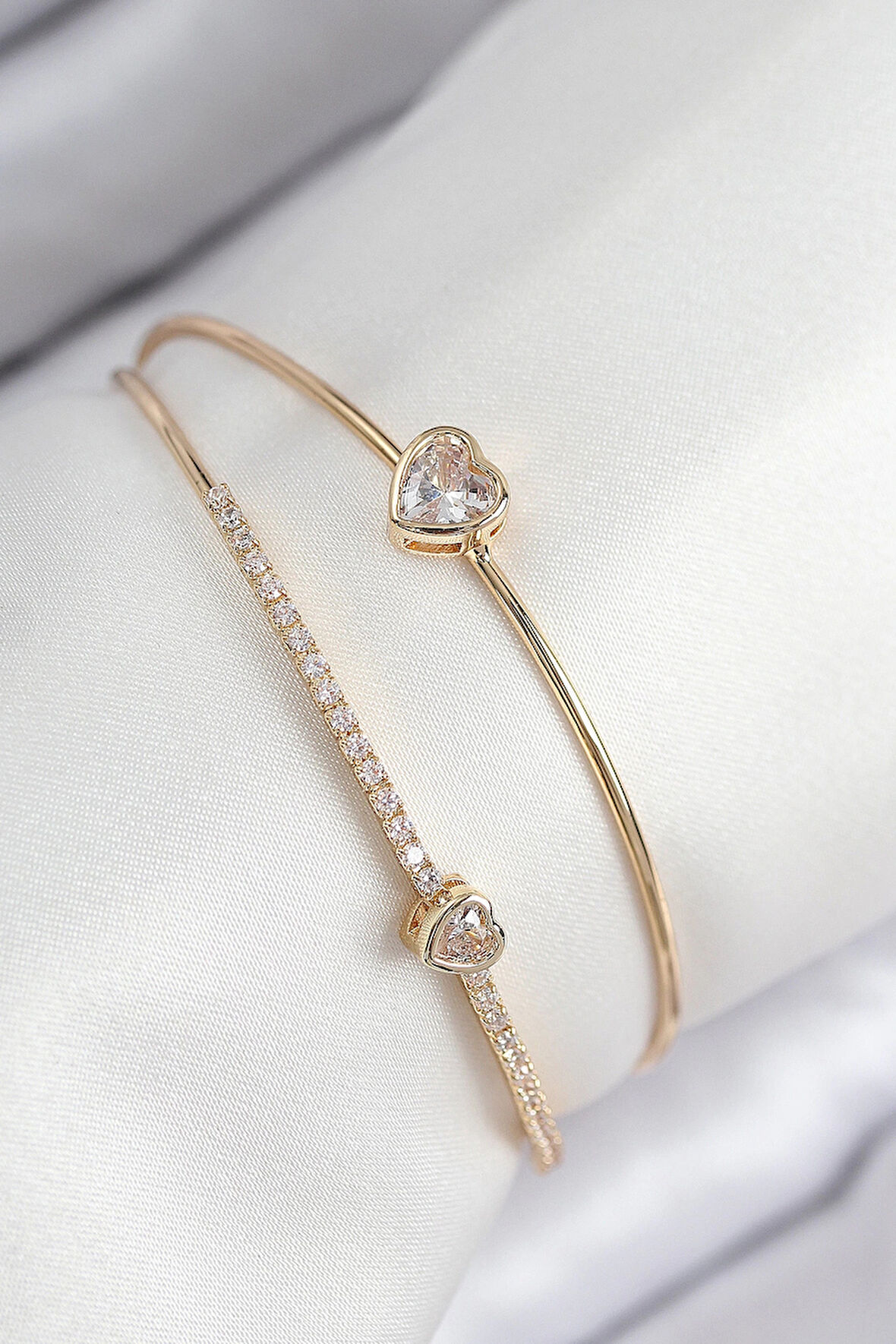 HEYF Pirinç Zirkon Taşlı Kalp Model Gold Renk Kadın Bileklik