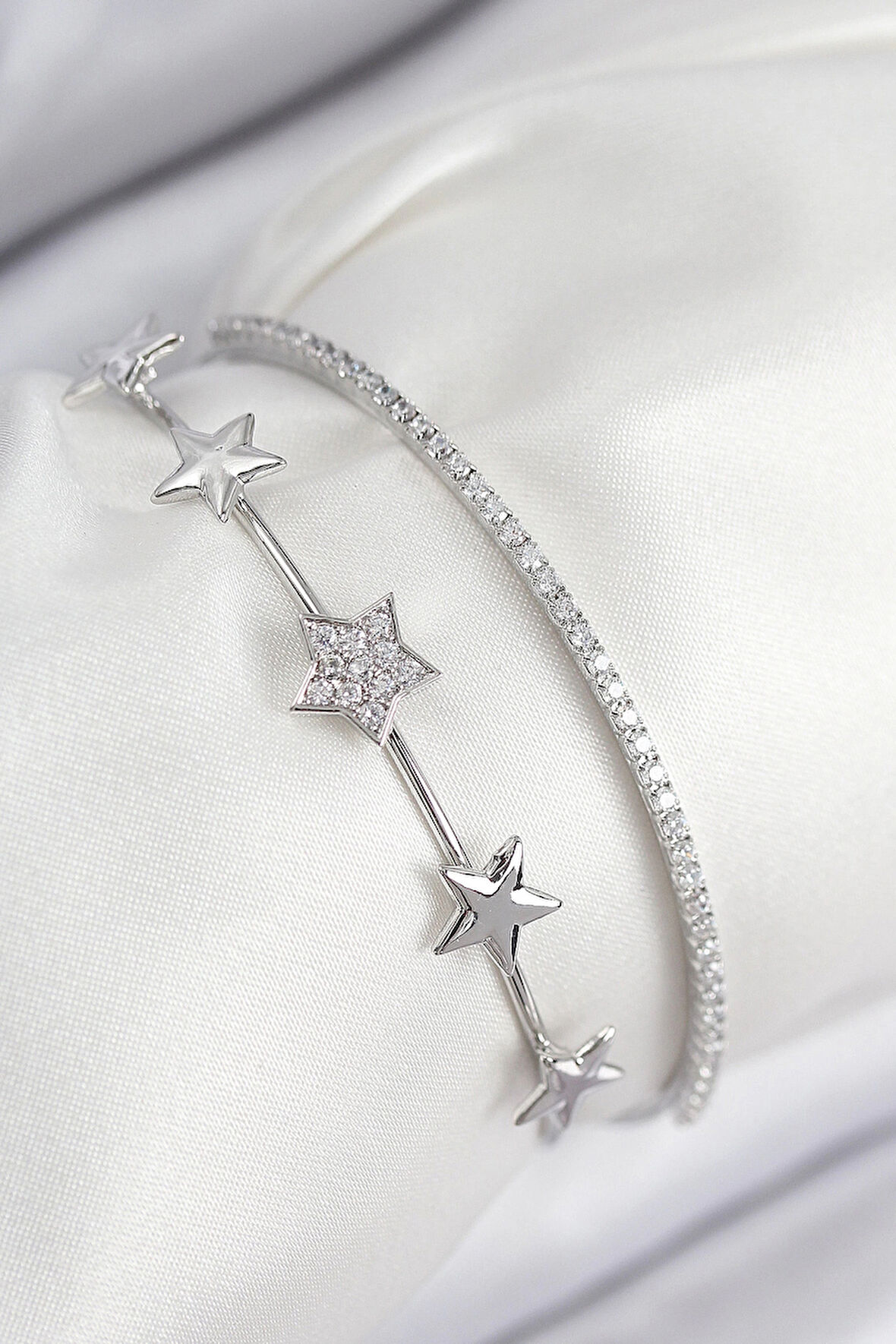 HEYF Pirinç Zirkon Taşlı Yıldız Model Gümüş Renk Kadın Bileklik