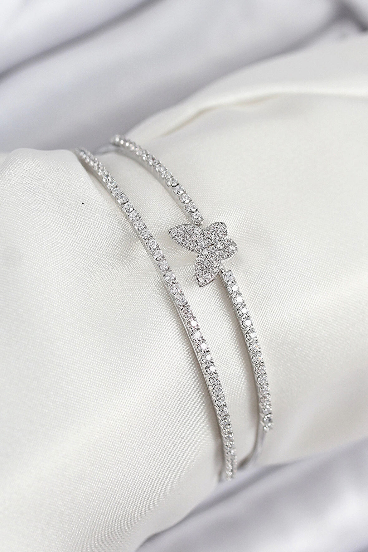 HEYF Pirinç Zirkon Taşlı Kelebek Model Gümüş Renk Kadın Bileklik