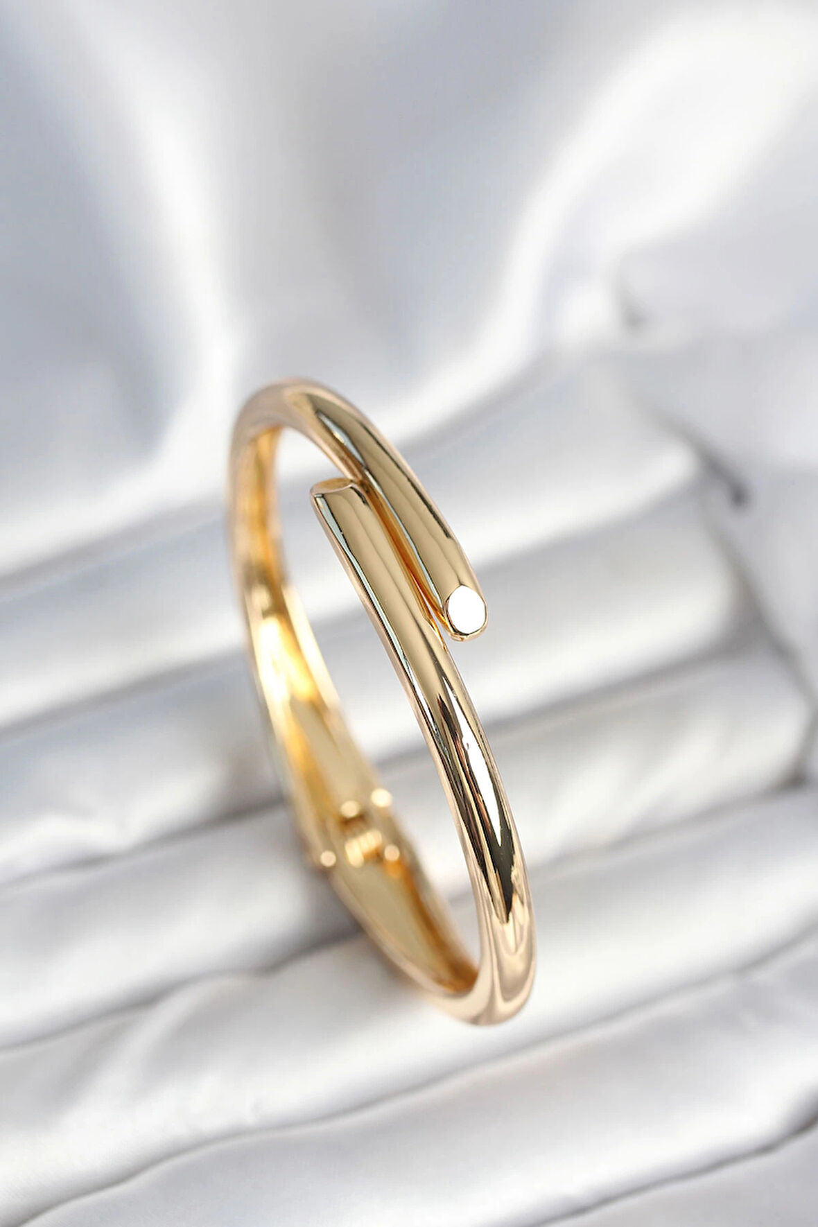 HEYF Pirinç Gold Renk Kadın Kelepçe Bileklik