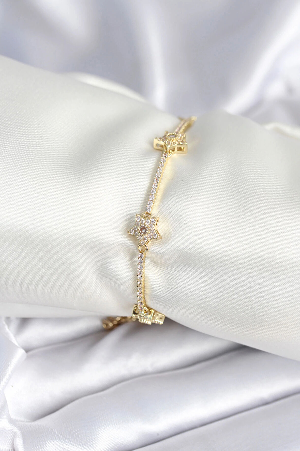 HEYF Pirinç Gold Renk Yıldız Model Kadın Bileklik