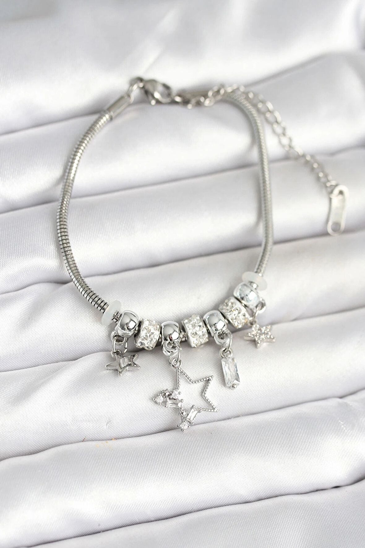 HEYF Pirinç Gümüş Renk Yıldız Charmlı Kadın Bileklik