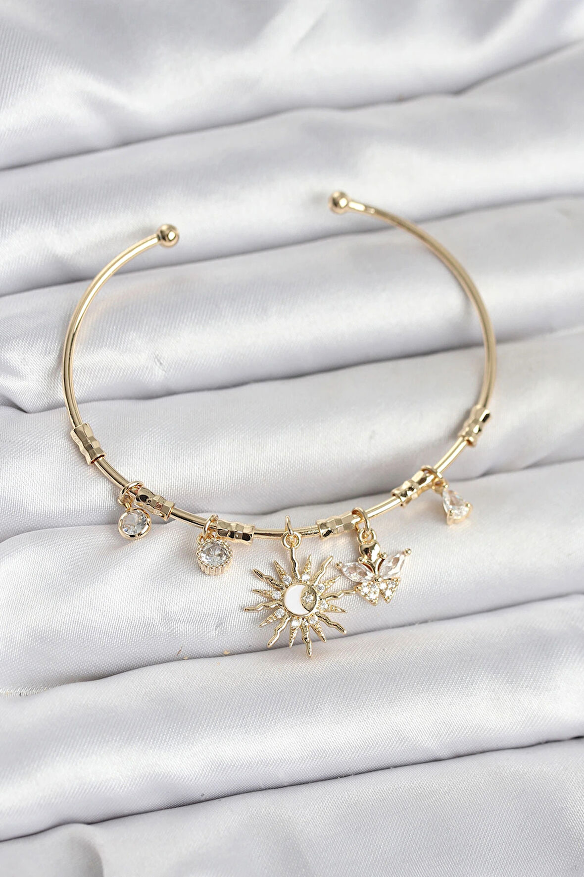 HEYF Güneş Charmlı Gold Renk Pirinç Kadın Bileklik