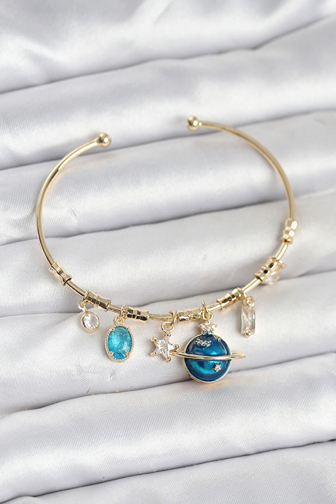 HEYF Gezegen Charmlı Gold Renk Pirinç Kadın Bileklik