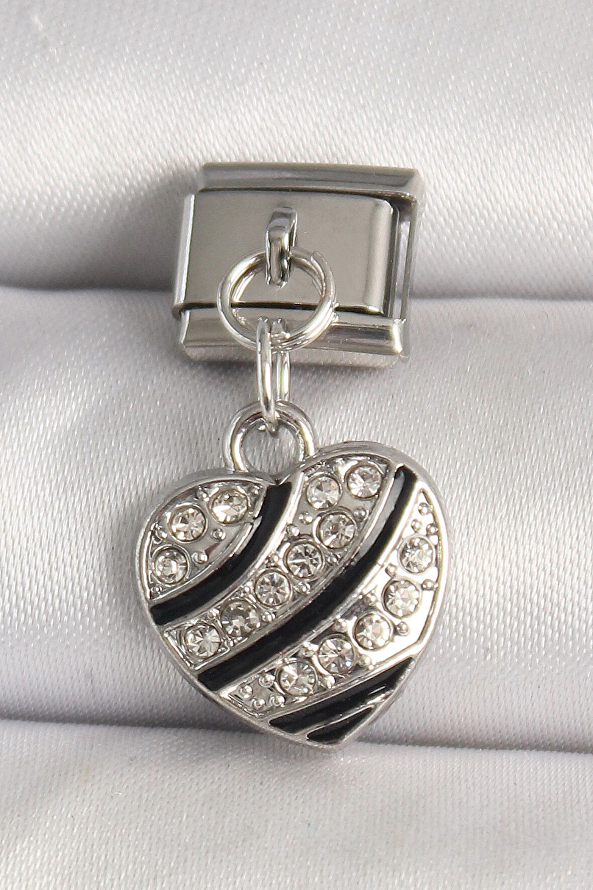 HEYF 316L Çelik Gümüş Renk Zirkon Taşlı Kalp Model Nomination Charm