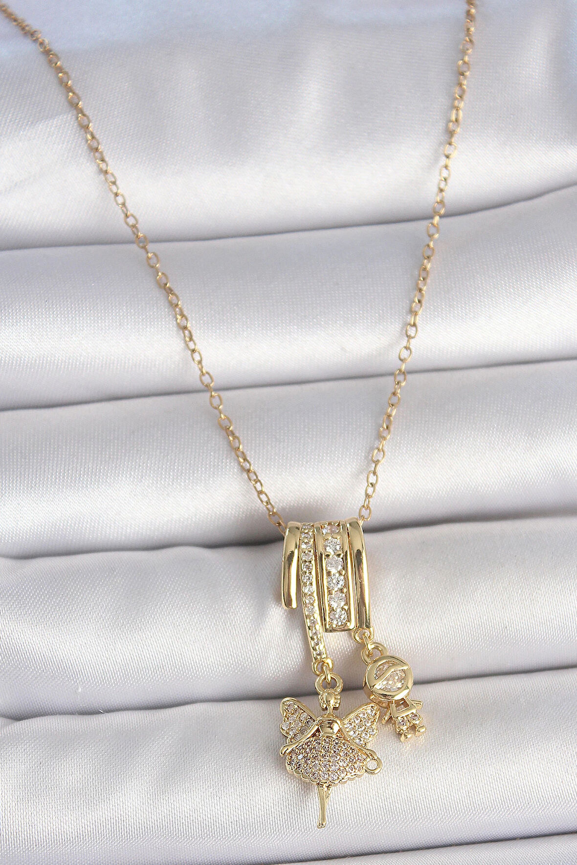 HEYF 316L Çelik Gold Renk Zirkon Taşlı Sallantı Melek Figür Charm Kadın Kolye