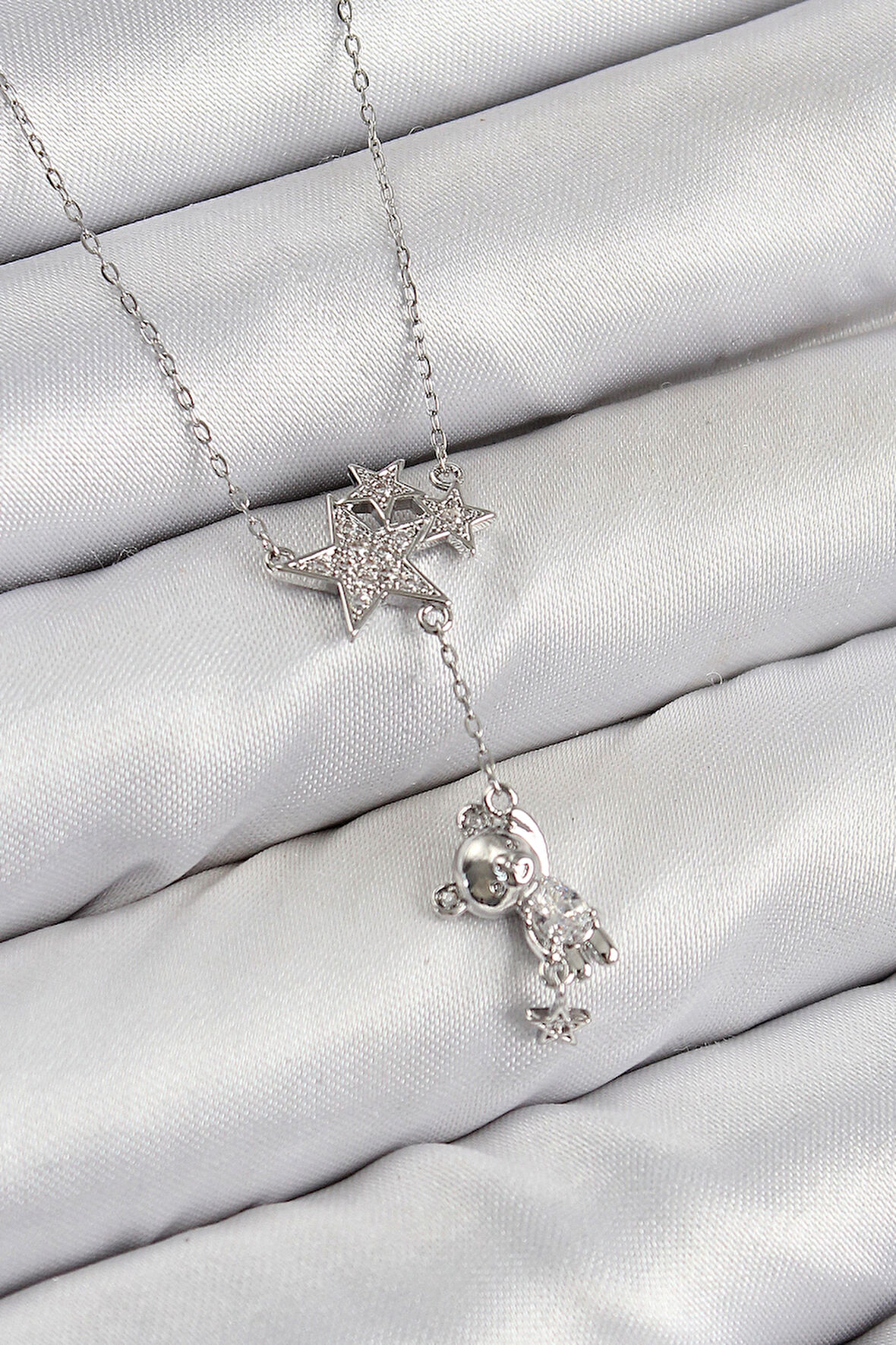 HEYF Pirinç Zirkon Taşlı Sallantılı Ayıcıklı Yıldız Model Gümüş Renk Kadın Kolye