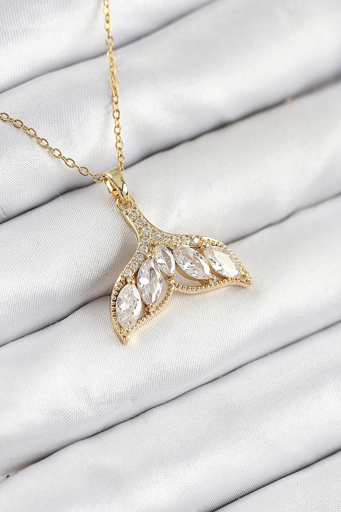 HEYF 316L Çelik Zirkon Taşlı Balık Kuyruğu Model Gold Renk Kadın Kolye