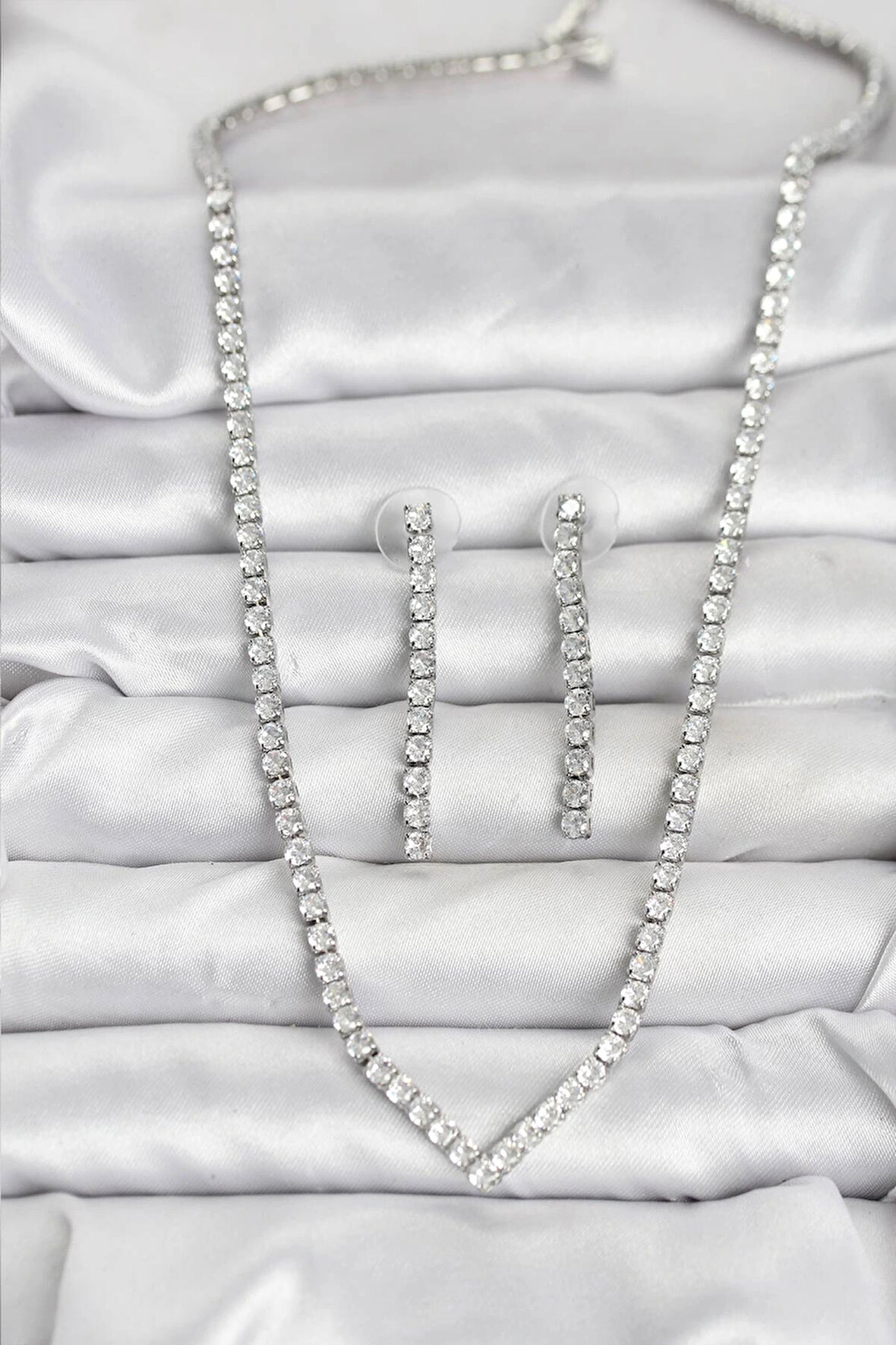 HEYF Gümüş Renk Zirkon Taşlı Kadın Kolye Küpe Seti