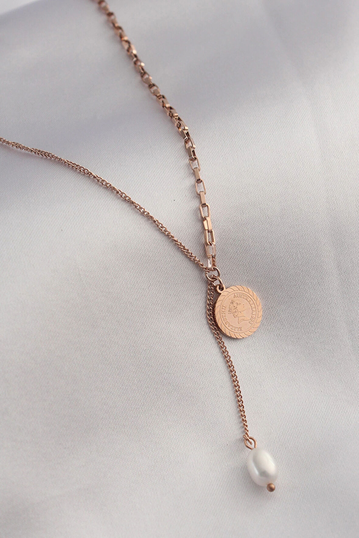 HEYF 316L Çelik Rose Renk İşlemeli Sallantılı Kadın Kolye