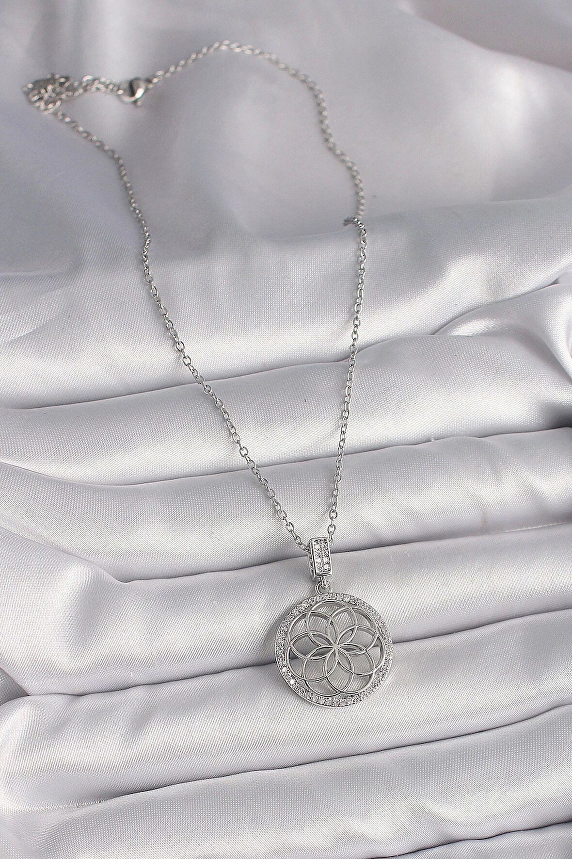 HEYF 316L Çelik Gümüş Renk Zincir Zirkon Taşlı Lotus Model Kadın Kolye