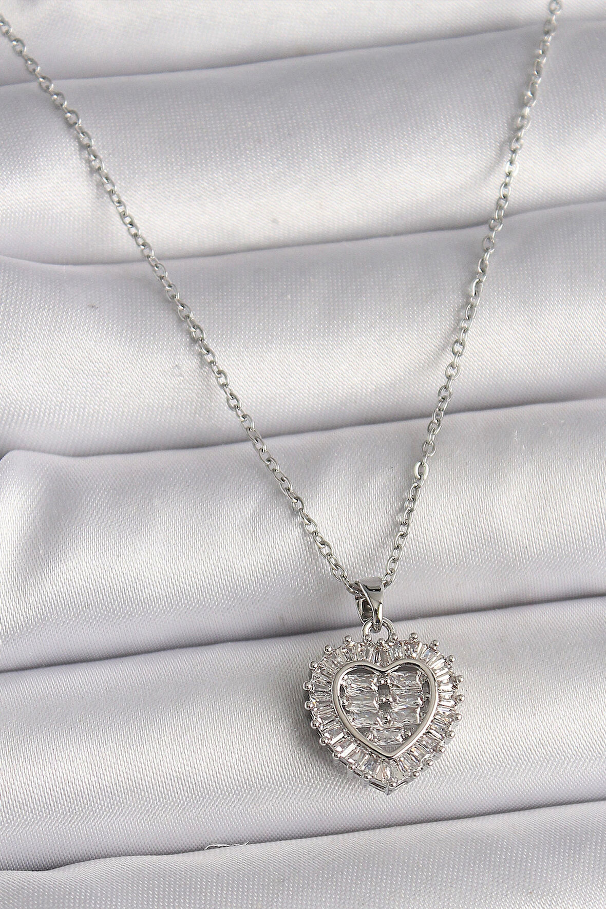 HEYF 316L Çelik Gümüş Renk Zincir Zirkon Taşlı Kalp Model Kadın Kolye