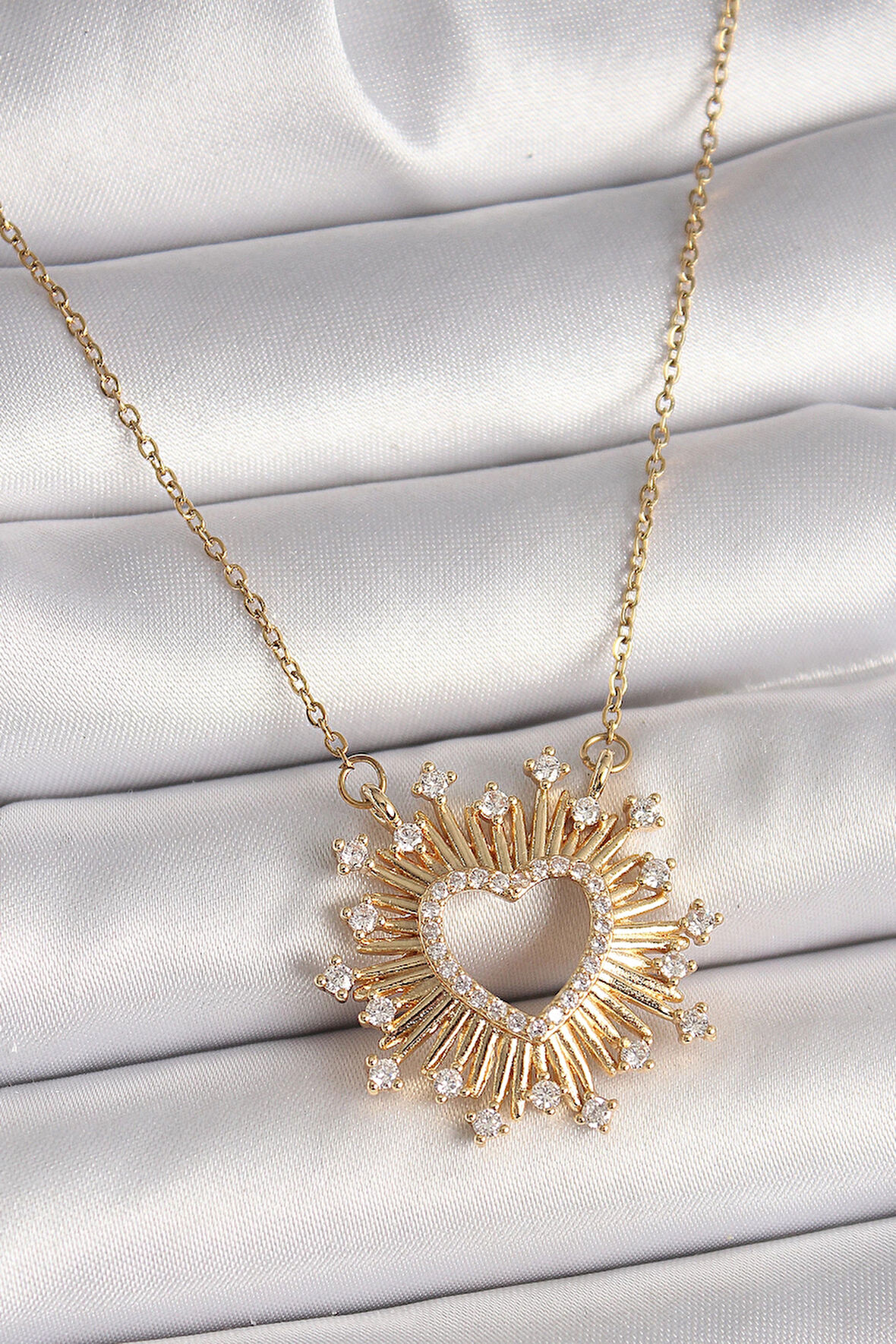 HEYF 316L Çelik Gold Renk Zirkon Taşlı Kalp Model Kadın Kolye