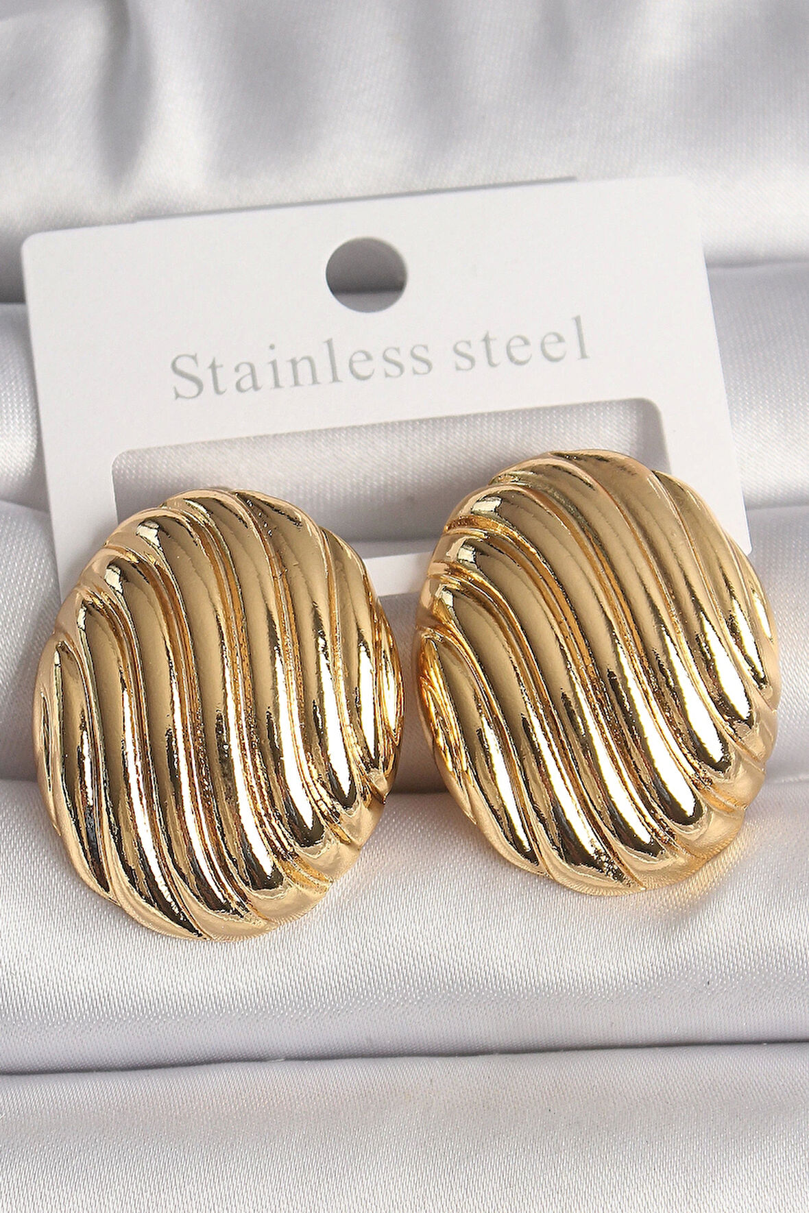 HEYF Pirinç Gold Renk İşlemeli Oval Model Kadın Küpe