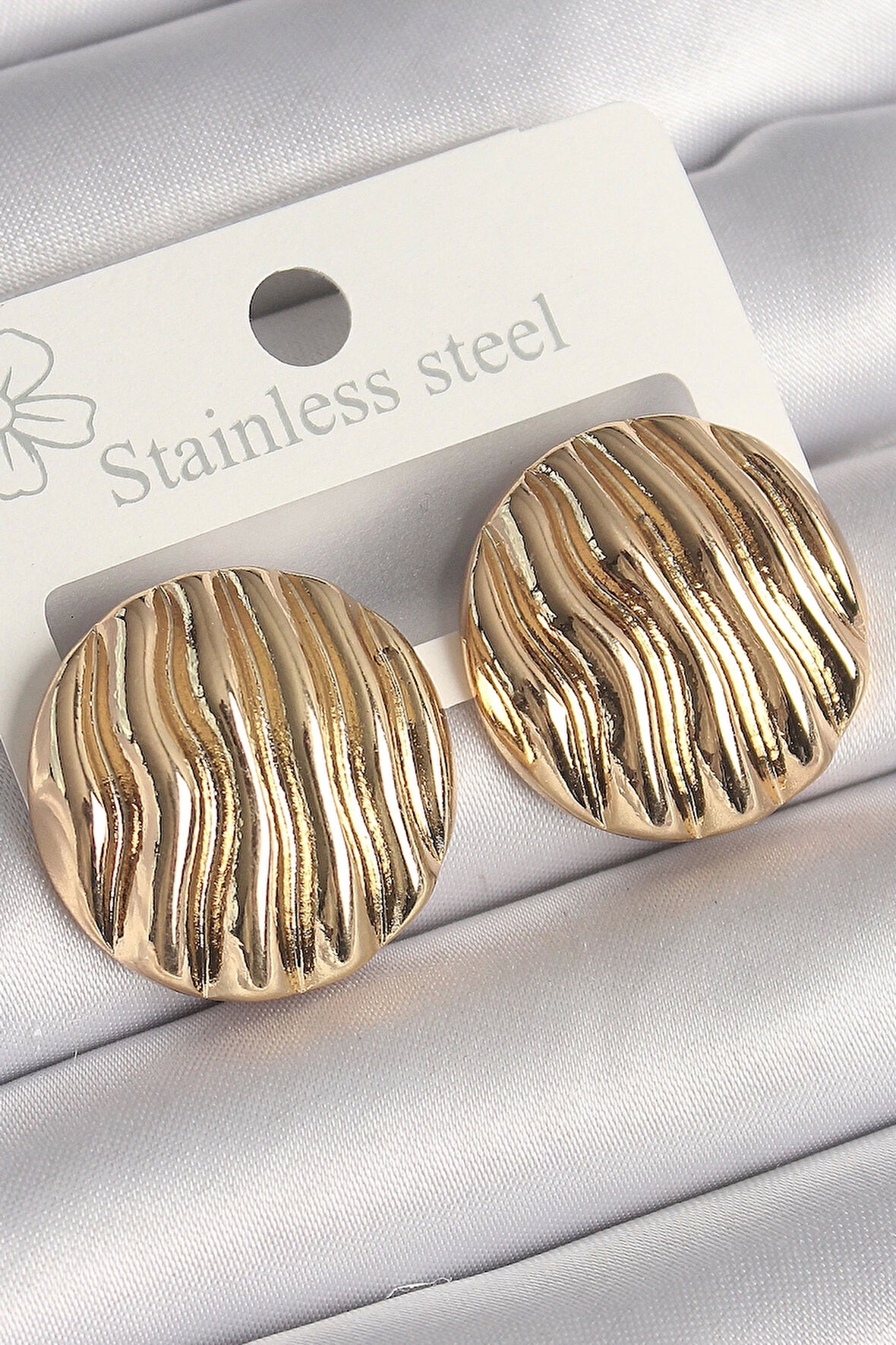 HEYF Pirinç Gold Renk İşlemeli Daire Plaka Model Kadın Küpe