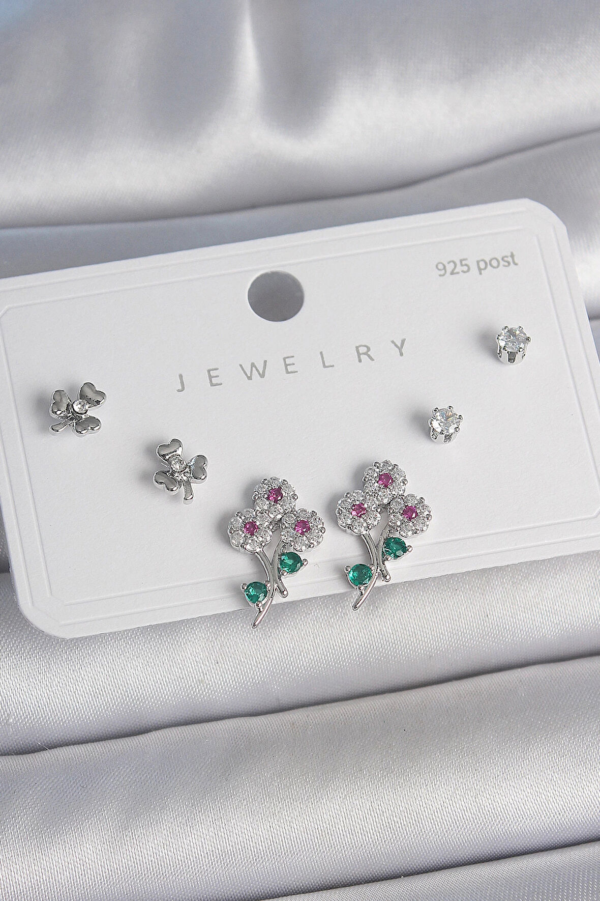 HEYF Pirinç Gümüş Renk Renkli Zirkon Taşlı Çiçek Model Yaprak Detay 925 Ayar Gümüş Çivi Kadın Küpe Seti