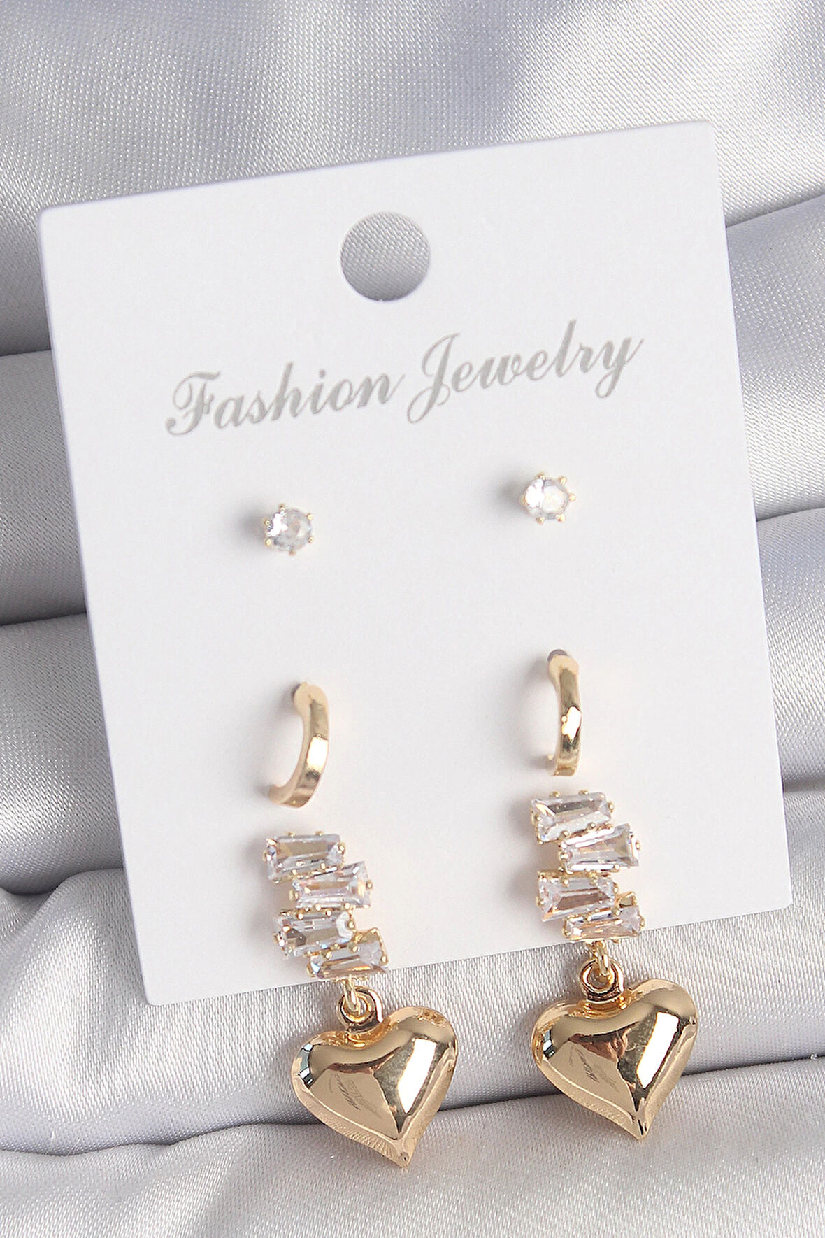 HEYF Pirinç Gold Renk Zirkon Taşlı Sallantılı Kalp Model Yarım Halka Detay 3 Çift Kadın Küpe Seti