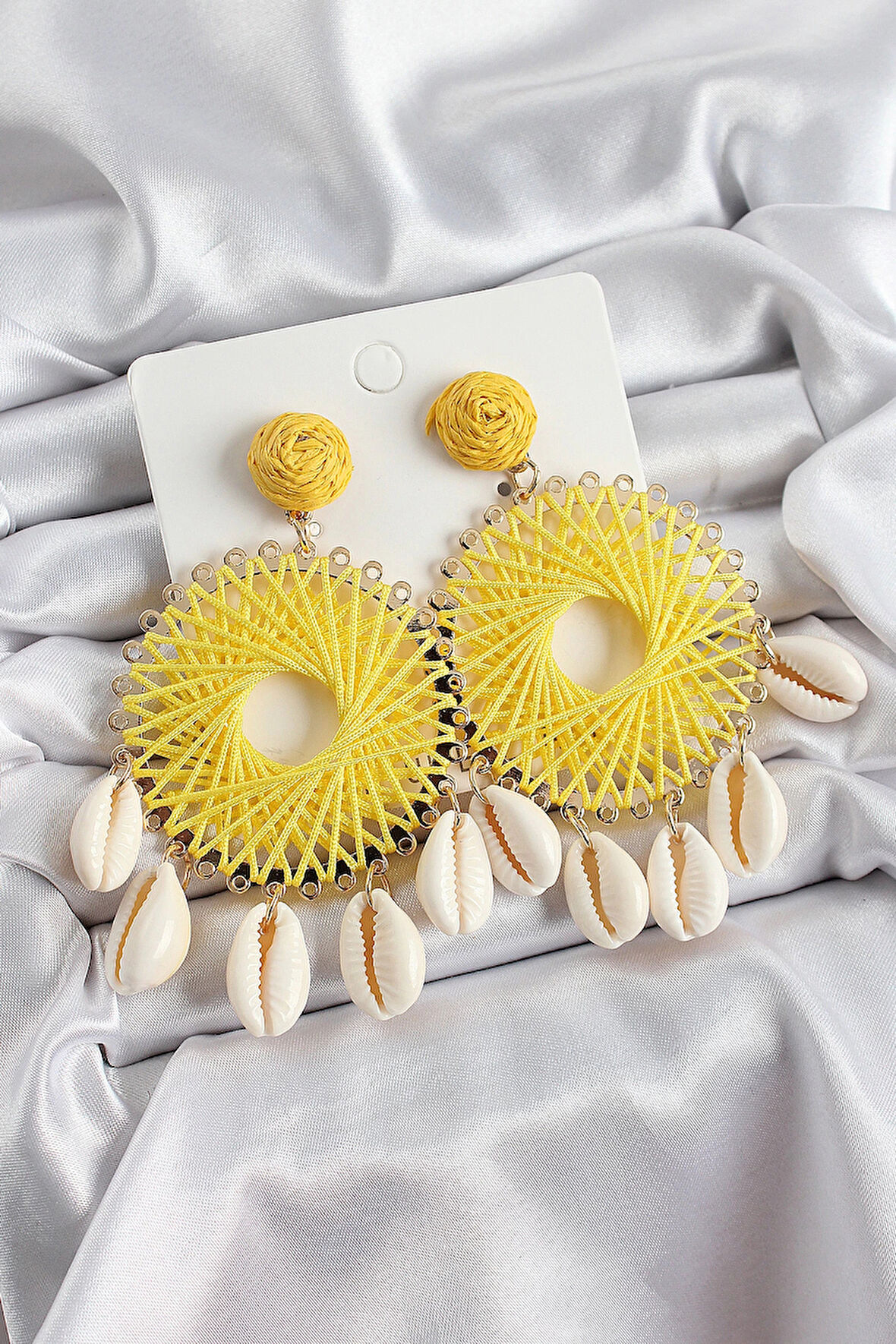 HEYF Sarı Hasır Örgü Sarmal Model Sallantılı Deniz Kabuğu Detaylı Gold Renk Kadın Küpe