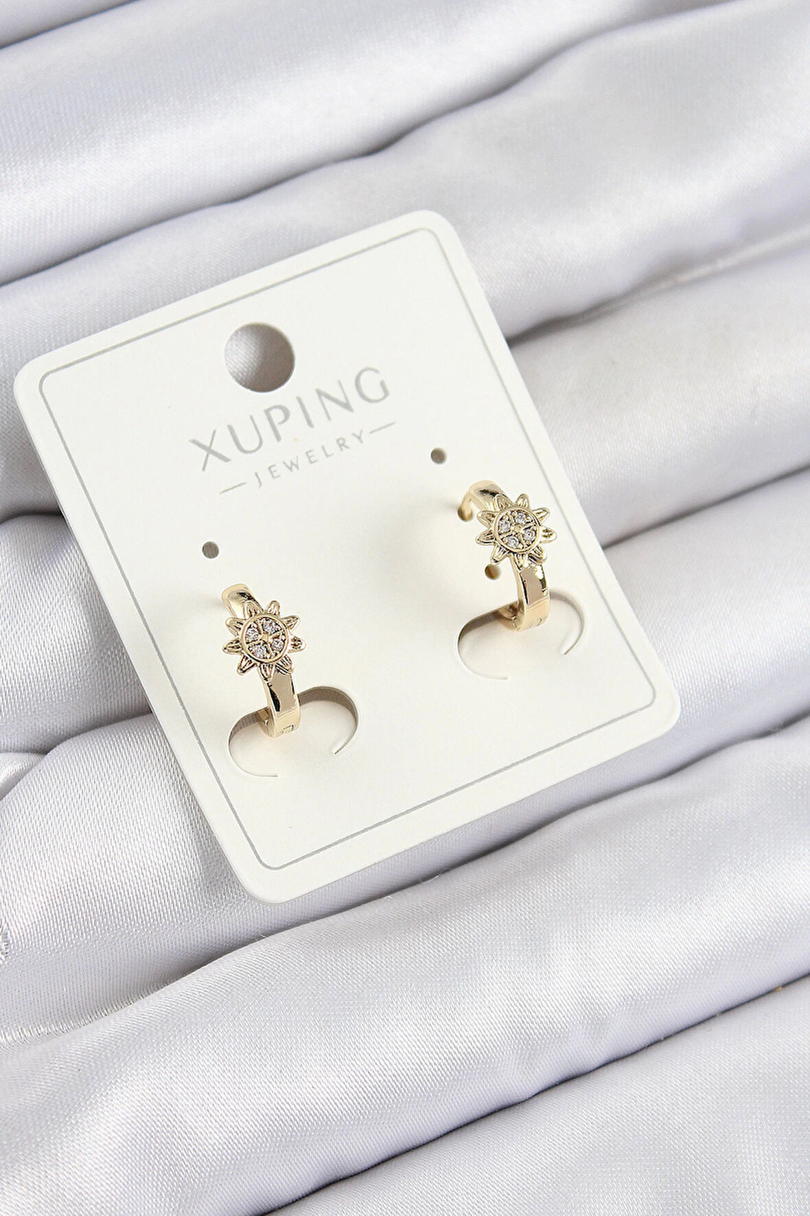 HEYF Xuping Zirkon Taşlı Çiçek Model Gold Renk Kadın Küpe