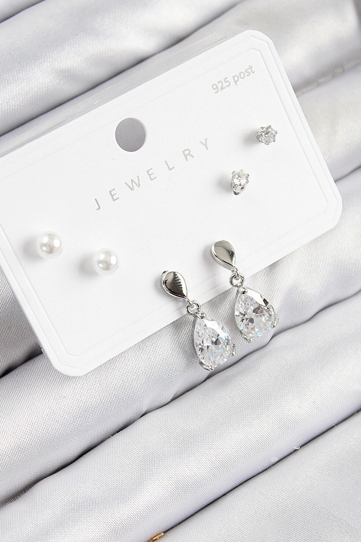 HEYF Pirinç Zirkon Taşlı Sallantılı Damla Model Gümüş Renk 925 Ayar Gümüş Çivi Kadın Küpe Set