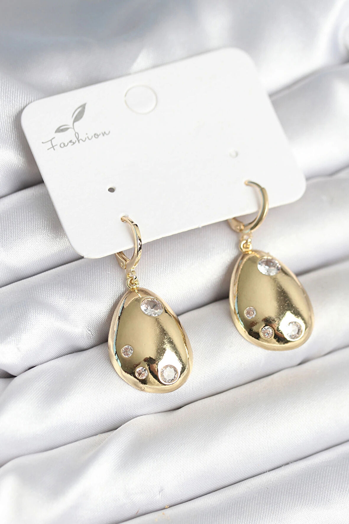 HEYF Gold Renk Pirinç Damla Model Kadın Küpe