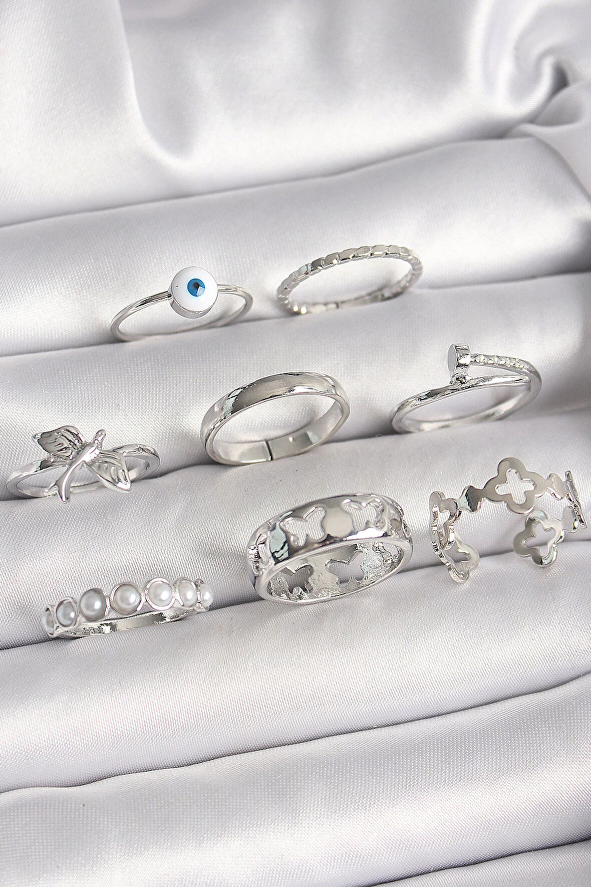 HEYF Pirinç Gümüş Renk Nazar Boncuk Detay İncili Kelebek İşlemeli Kadın Yüzük Kombini